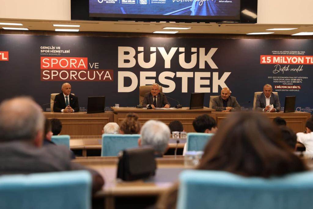 BÜYÜKŞEHİR’DEN AMATÖR SPOR KULÜPLERİNE BÜYÜK DESTEK